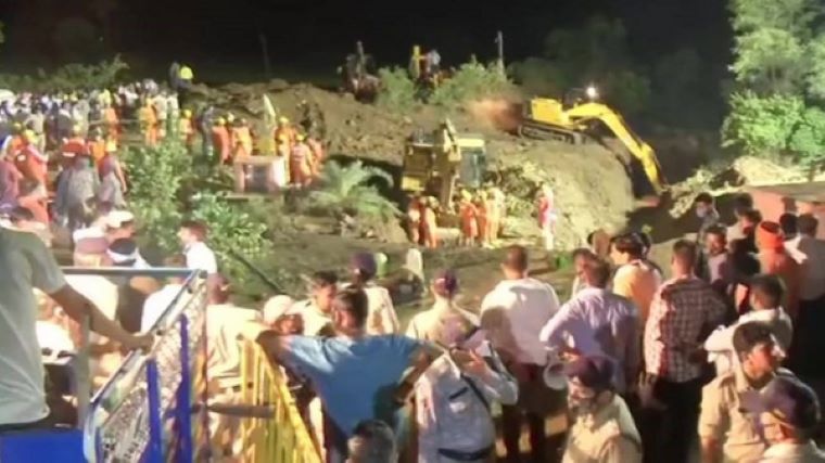 মধ্যপ্রদেশে ৮ বছরের শিশুকে উদ্ধার করতে গিয়ে কুয়ায় পড়লেন ৩০ জন - West Bengal News 24 মধ্যপ্রদেশে ৮ বছরের শিশুকে উদ্ধার করতে গিয়ে কুয়ায় পড়লেন ৩০ জন - West Bengal News 24