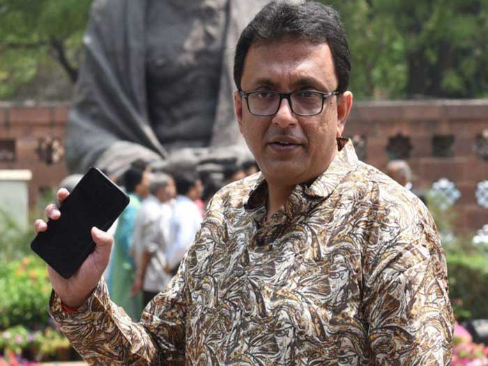 Santunu Sen : এবার জালে ভুয়ো ইডি অফিসার, প্রতারণার শিকার খোদ তৃণমূল সাংসদ শান্তনু সেন - West Bengal News 24 Santunu Sen : এবার জালে ভুয়ো ইডি অফিসার, প্রতারণার শিকার খোদ তৃণমূল সাংসদ শান্তনু সেন - West Bengal News 24