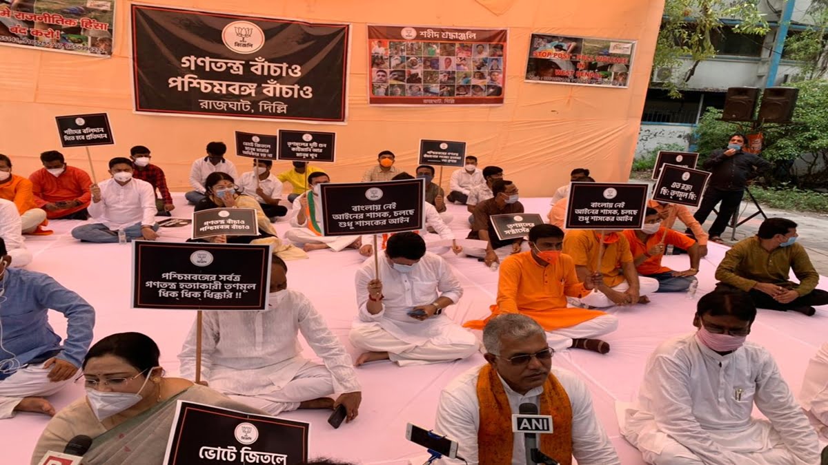 দিল্লিতে ধর্নায় দিলীপ, বিজেপির ‘পাল্টা’ শহিদ শ্রদ্ধাঞ্জলী, কড়া বার্তা শুভেন্দুর - West Bengal News 24