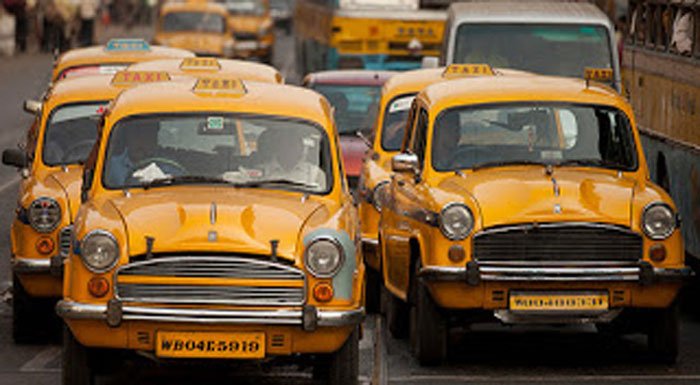 ট্যাক্সিতে উঠলেই দিতে হবে ৫০ টাকা, ভাড়া না বাড়ালে ধর্মঘটের হুঁশিয়ারি সংগঠনের - West Bengal News 24