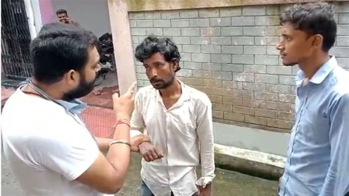 সাইকেল চোরকে পাত পেড়ে খাওয়ালেন তৃণমূল নেতা - West Bengal News 24