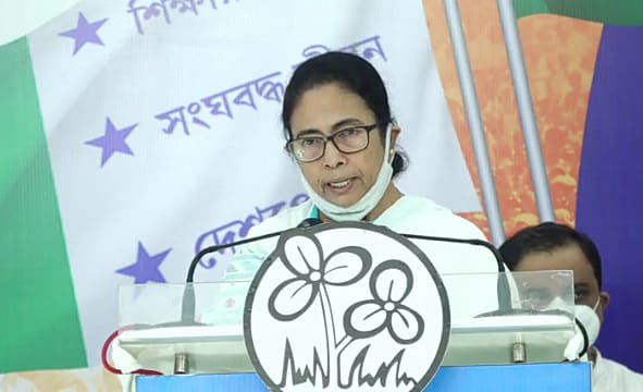 কেন্দ্র রাজনীতিতে পারছে না, এজেন্সি লেলিয়ে দিচ্ছে, কেন্দ্রীয় সরকারকে তোপ মমতা বন্দ্যোপাধ্যায়ের - West Bengal News 24