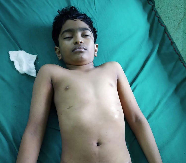 ঘাগরা জলপ্রবাহে পড়ে গিয়ে পর্যটক দলের এক বালকের মৃত্যু - West Bengal News 24