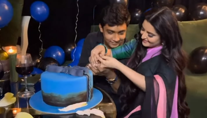 পুলিশের এডিসি সাকলায়েন-এর সাথে পরীমণির নতুন ভিডিও ভাইরাল - West Bengal News 24 পুলিশের এডিসি সাকলায়েন-এর সাথে পরীমণির নতুন ভিডিও ভাইরাল - West Bengal News 24