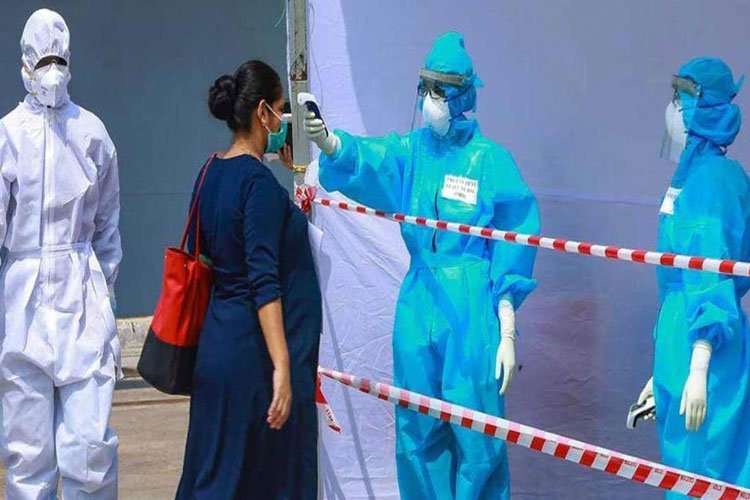 West Bengal Corona Update : রাজ্যে ফের বাড়ল দৈনিক আক্রান্তের সংখ্যা , শীর্ষে উত্তর ২৪ পরগনা ও দার্জিলিং জেলা - West Bengal News 24 West Bengal Corona Update : রাজ্যে ফের বাড়ল দৈনিক আক্রান্তের সংখ্যা , শীর্ষে উত্তর ২৪ পরগনা ও দার্জিলিং জেলা - West Bengal News 24