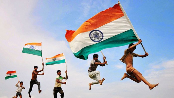 এবার থেকে আর ব্যবহার করা যাবে না প্লাস্টিকের তৈরি জাতীয় পতাকা, নয়া ঘোষণা কেন্দ্রের - West Bengal News 24