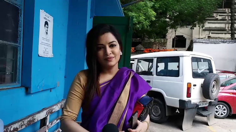 Rimjhim Mitra : ‘বন্ধুরা অনেকে তৃণমূলে গেছেন, আমাকেও ভাবতে হবে’ বিস্ফোরক রিমঝিম মিত্র - West Bengal News 24