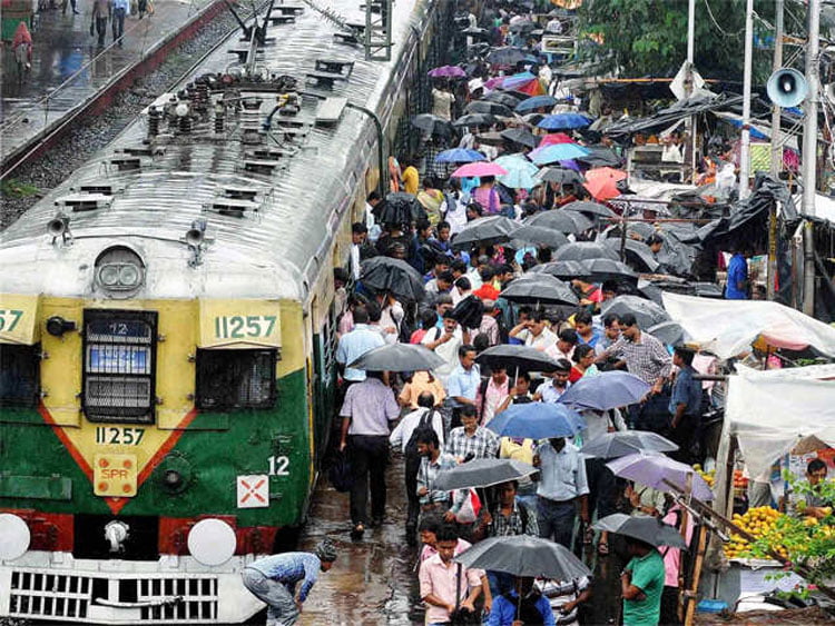 শীঘ্রই চালু হোক লোকাল ট্রেন! চিঠি রেলকর্তার - West Bengal News 24
