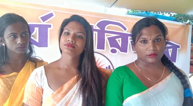 নদীয়ার শান্তিপুরে বৃহন্নলারা রাখি বন্ধনে আবদ্ধ করলো সমাজের সকল স্তরের প্রতিনিধিদের - West Bengal News 24