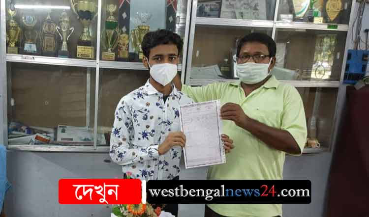 অনিশ্চয়তা কাটিয়ে উচ্চ মাধ্যমিকে ৪৭৫, মার্কশিট পেল ঝাড়গ্রামের কৃতী ছাত্র - West Bengal News 24