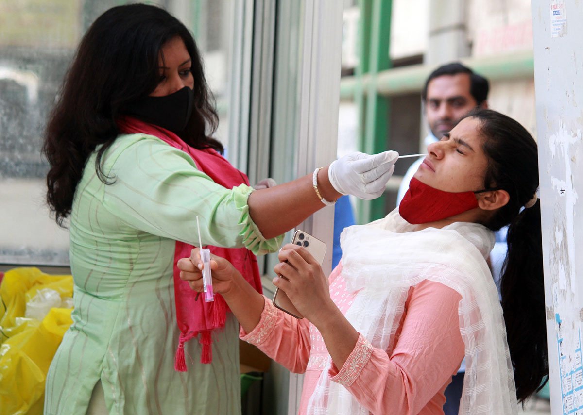 India Corona Update : দেশে একদিনে টিকা পেলেন ১ কোটি ৩৩ লক্ষ মানুষ, তবে চিন্তায় রাখছে অ্যাকটিভ কেস - West Bengal News 24