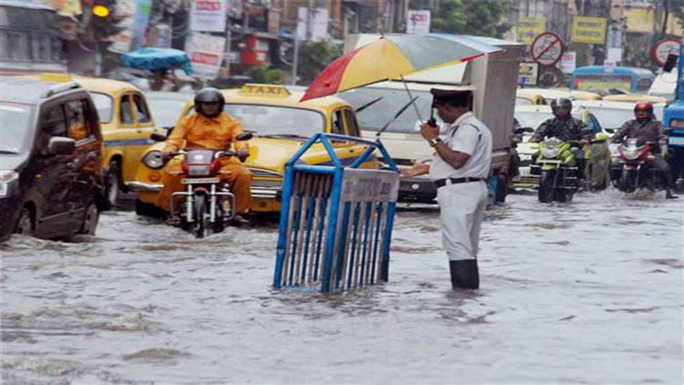 west bengal weather forecast : আজও বৃষ্টিপাতের সম্ভাবনা, জমা জলের নাকাল কলকাতাবাসী - West Bengal News 24