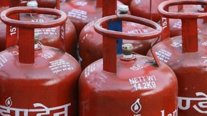 LPG Cylinder Price Hiked : মধ্যবিত্তের পকেটে ছ্যাঁকা, আরও ২৫ টাকা বেড়ে কলকাতায় রান্নার গ্যাস ৯১১ - West Bengal News 24