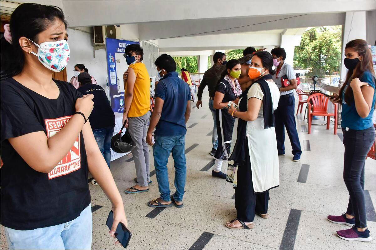 West Bengal Corona Update : রাজ্যে কমল দৈনিক সংক্রমনের সংখ্যা, প্রাণ হারিয়েছেন ১০ জন - West Bengal News 24