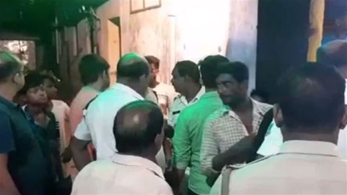 বিসর্জনের পর মদের টাকা চাওয়া নিয়ে দুই পাড়ার গণ্ডগোল!‌ পড়ল বোমা, রণক্ষেত্রের চেহারা নিল দুর্গাপুর - West Bengal News 24