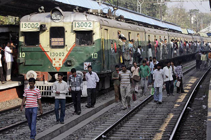 Local Train Resumes : রবিবার থেকে কোন লাইনে ক’টি ট্রেন চলবে, তালিকা দিল দক্ষিণ-পূর্ব রেল - West Bengal News 24