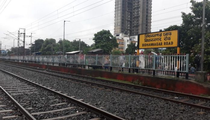 বিধাননগর স্টেশনে কোনও ট্রেন দাঁড়াবে না নবমীতে, ভিড় রুখতে নির্দেশিকা - West Bengal News 24