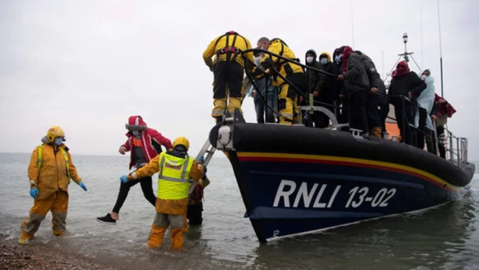 English Channel: ইংলিশ চ্যানেল পেরোতে গিয়ে মর্মান্তিক মৃত্যু - West Bengal News 24
