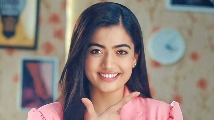 Rashmika Mandanna : আল্লু অর্জুনের নায়িকা রাশমিকার নতুন ছবি ভাইরাল - West Bengal News 24 Rashmika Mandanna : আল্লু অর্জুনের নায়িকা রাশমিকার নতুন ছবি ভাইরাল - West Bengal News 24