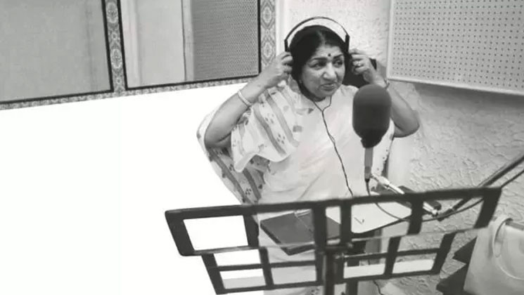 Lata Mangeshkar : অভিনয় থেকে সঙ্গীতে এসে যেভাবে হয়ে উঠেছিলেন কিংবদন্তী শিল্পী - West Bengal News 24