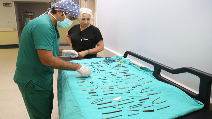 অস্ত্রোপচারে তরুণীর পেট থেকে বেরিয়ে এলো ১৫৮ ধাতব বস্তু! - West Bengal News 24