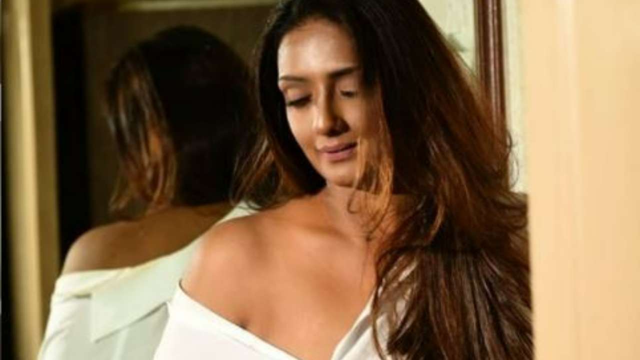 Shantipriya : ৫২ বছরে আবারও প্রেমে পড়লেন বলি নায়িকা! - West Bengal News 24 Shantipriya : ৫২ বছরে আবারও প্রেমে পড়লেন বলি নায়িকা! - West Bengal News 24