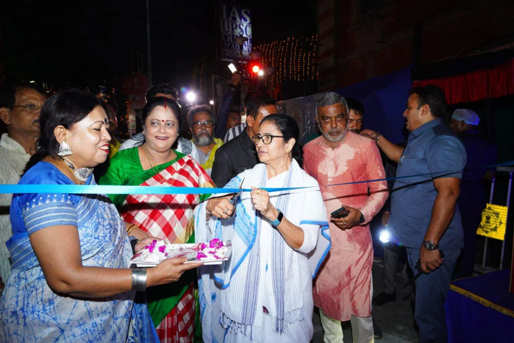 Mamata Banerjee : তৃতীয়ায় জেলার ৩০০রও বেশি পুজো উদ্বোধন মুখ্যমন্ত্রীর হাত দিয়ে - West Bengal News 24
