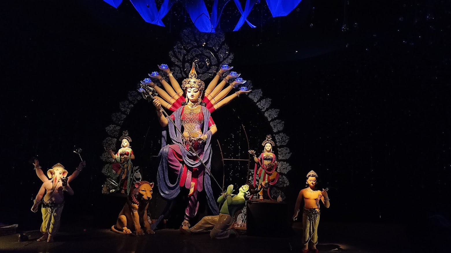 Durga Puja 2022 : পুজোর সুর পঞ্চমে, মহা সপ্তমীর জনস্রোত, ঢল নামবে আজ মহাষ্টমীতে - West Bengal News 24 Durga Puja 2022 : পুজোর সুর পঞ্চমে, মহা সপ্তমীর জনস্রোত, ঢল নামবে আজ মহাষ্টমীতে - West Bengal News 24