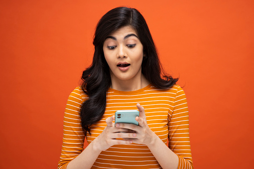 ম্যাসেজে যা লিখলে মেয়েদের থেকে উত্তর আসবেই - West Bengal News 24