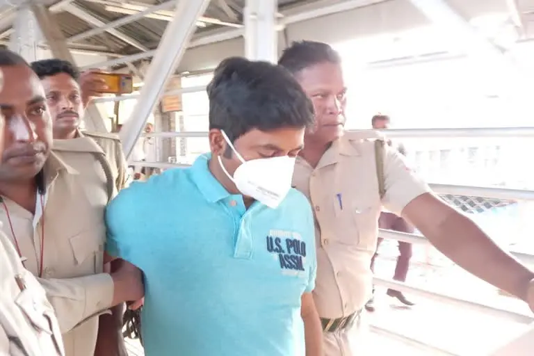 Saigal Hossain : সায়গল হোসেনকে নিয়ে দিল্লি রওনা ইডির - West Bengal News 24