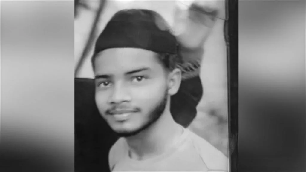 সোশ্যাল মিডিয়ায় প্রেমের ফাঁদে ফেলে প্রতারণা : আত্মঘাতী যুবক - West Bengal News 24 সোশ্যাল মিডিয়ায় প্রেমের ফাঁদে ফেলে প্রতারণা : আত্মঘাতী যুবক - West Bengal News 24