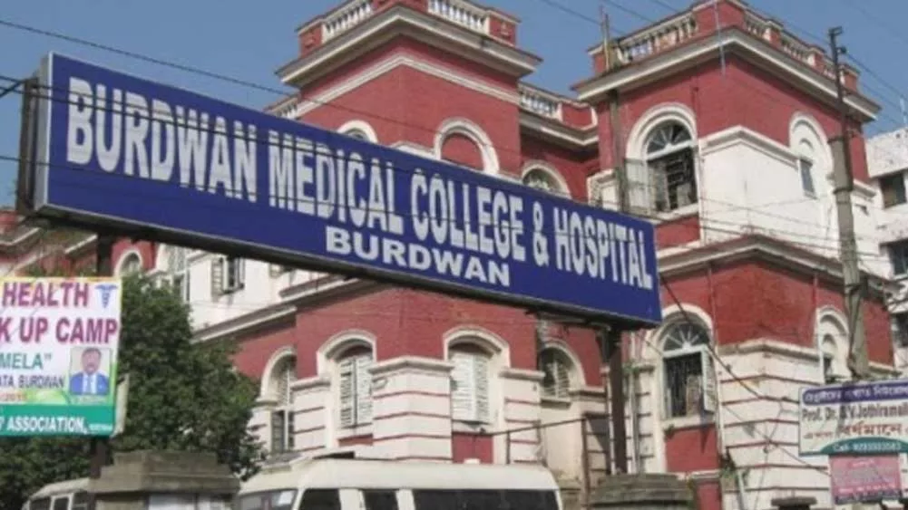 হঠাৎ জ্বর, সর্দি এবং শ্বাসকষ্টের কারণে ভর্তি শতাধিক শিশু, ক্রমশ উদ্বেগ বাড়ছে বর্ধমান মেডিক্যাল কলেজ হাসপাতালে - West Bengal News 24 হঠাৎ জ্বর, সর্দি এবং শ্বাসকষ্টের কারণে ভর্তি শতাধিক শিশু, ক্রমশ উদ্বেগ বাড়ছে বর্ধমান মেডিক্যাল কলেজ হাসপাতালে - West Bengal News 24