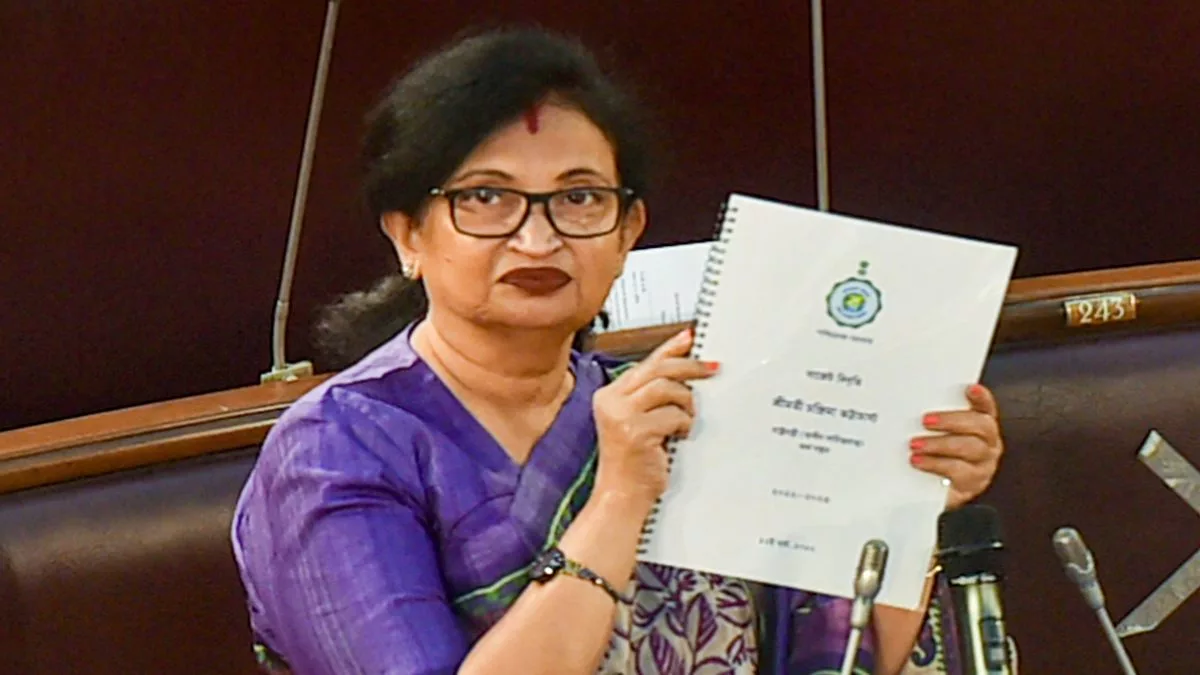West Bengal Budget 2023 : নড়বড়ে কোষাগার থেকে কেন্দ্রীয় সরকারের স্থির করা বিধি – চ্যালেঞ্জের মুখে অর্থমন্ত্রী চন্দ্রিমা ভট্টাচার্যের রাজ্য বাজেট - West Bengal News 24
