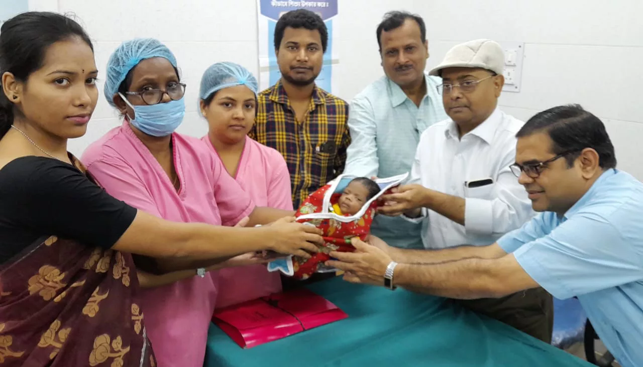 উদ্ধার হওয়া সদ্যোজাত শিশুর ঠাঁই হল দত্তক হোমে - West Bengal News 24
