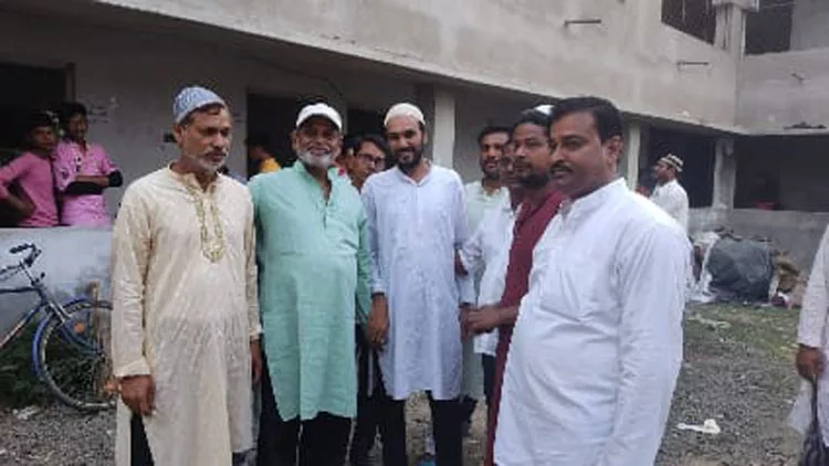 ভাতারে ইফতার পার্টিতে হাজির বিধায়ক, হিন্দু -মুসলিম উভয় সম্প্রদায়ের মেলবন্ধন - West Bengal News 24 ভাতারে ইফতার পার্টিতে হাজির বিধায়ক, হিন্দু -মুসলিম উভয় সম্প্রদায়ের মেলবন্ধন - West Bengal News 24