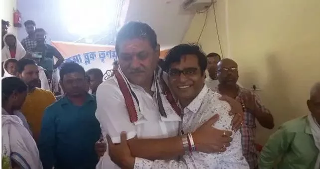 আসন্ন পঞ্চায়েত নির্বাচনকে সামনে রেখে দলীয় কর্মীদের নিয়ে সভা করলেন নবনিযুক্ত জেলা সভাপতি - West Bengal News 24