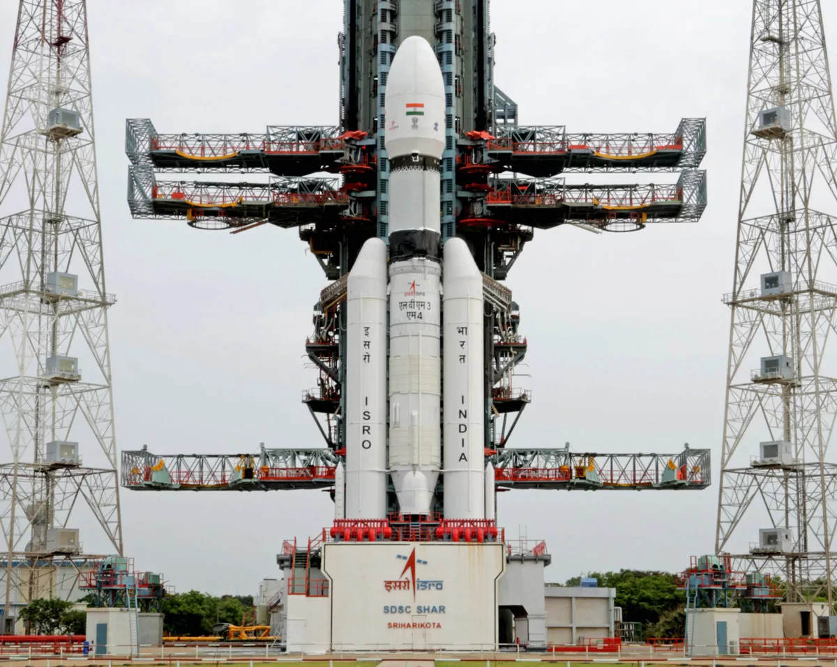 Chandrayaan-3 mission : চাঁদের উদ্দেশ্যে পাড়ি দেবে ভারতের চন্দ্রযান ৩, গোল্ডেন মুহুর্তের অপেক্ষায় ভারত - West Bengal News 24