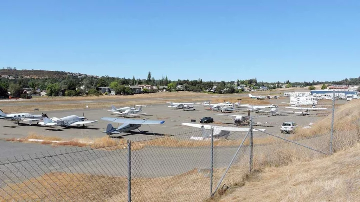 যে শহরের প্রতিটি বাড়িতেই আছে ব্যক্তিগত উড়োজাহাজ - West Bengal News 24