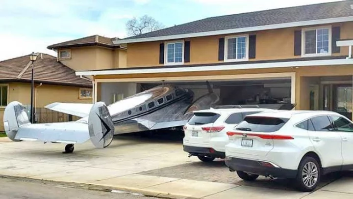 যে শহরের প্রতিটি বাড়িতেই আছে ব্যক্তিগত উড়োজাহাজ - West Bengal News 24