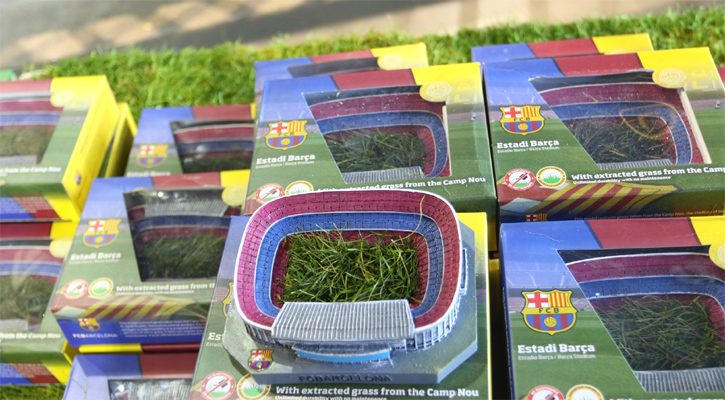 স্টেডিয়ামের ঘাস বিক্রি করছে বার্সেলোনা! - West Bengal News 24
