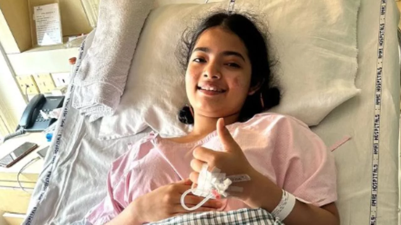 Hiya Dey : শরীরে ১৫ সেমি টিউমার, অসুস্থ শরীরে হাসপাতালে পটল কুমার গানওয়ালা হিয়া - West Bengal News 24