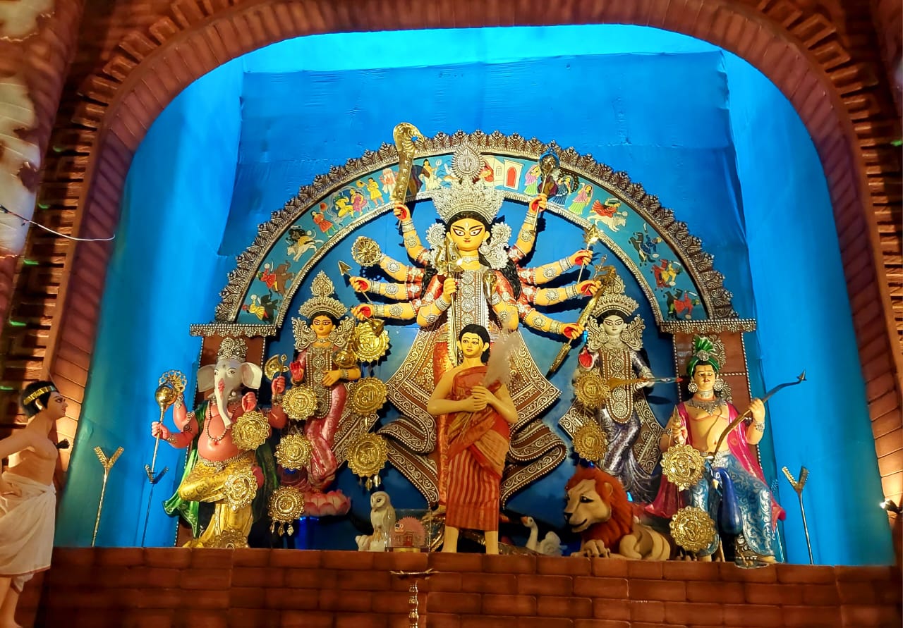 আজ মহা ষষ্ঠী , আনন্দ উৎসবের মেগা সূচনা, শুধু প্যান্ডেল হপিং - West Bengal News 24