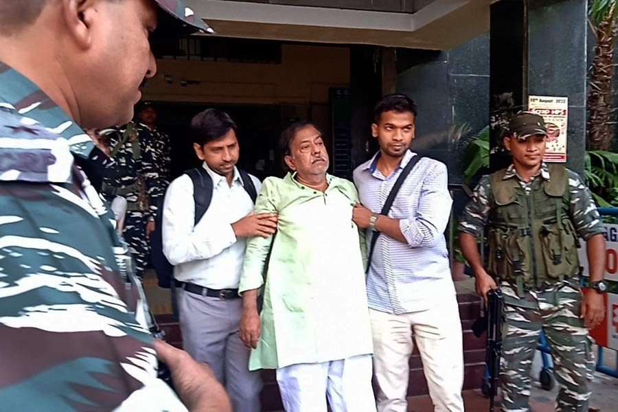 Jyotipriya Mallick : “আমি রাজ্যের মন্ত্রী, আমাকে এসএসকেএম-এ হাসপাতালে পাঠাও” – জেলে গিয়ে নয়া আবদার জ্যোতিপ্রিয় মল্লিকের - West Bengal News 24