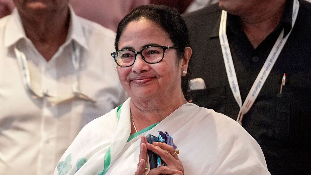 Mamata Banerjee : পরিবারে আসছে পাহাড়ি বৌমা, নববধূকে আনতে কার্শিয়াং গেলেন মমতা - West Bengal News 24
