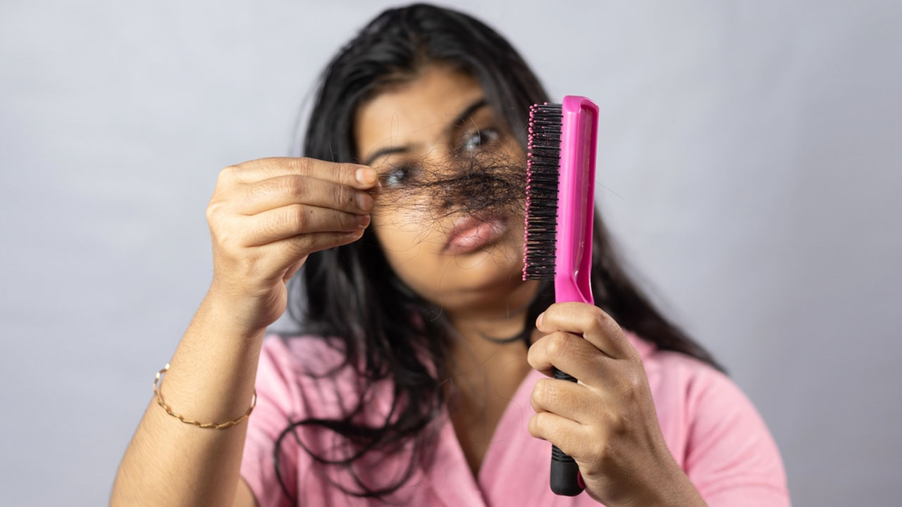 Hair Care With Garlic : চুল পড়া বন্ধ করতে রসুনের ব্যবহার - West Bengal News 24