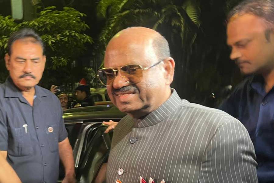 CV Anand Bose : আক্রান্ত তদন্তকারী অফিসাদের ‘ব্রেভ হার্ট’ বলে সম্বোধন ! সন্ত্রাস শেষ করব – কড়া হুশিয়ারি রাজ্যপালের - West Bengal News 24 CV Anand Bose : আক্রান্ত তদন্তকারী অফিসাদের ‘ব্রেভ হার্ট’ বলে সম্বোধন ! সন্ত্রাস শেষ করব – কড়া হুশিয়ারি রাজ্যপালের - West Bengal News 24