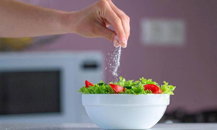 How much salt should you take every day? : প্রতিদিন যতটুকু লবণ গ্রহণ করা উচিত - West Bengal News 24